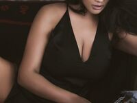 Mexická dívka Jocelyn Corona ukazuje svá velká přírodní prsa