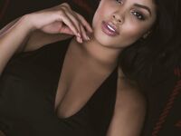 Mexická dívka Jocelyn Corona ukazuje svá velká přírodní prsa