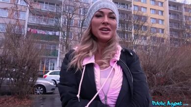 Hot MILF rides for money in a car