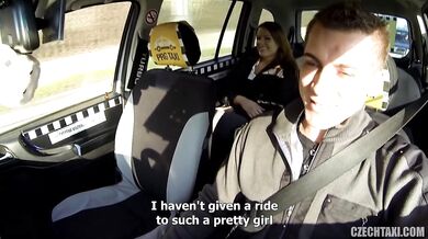 Giny Loud fucks taxi driver in his car