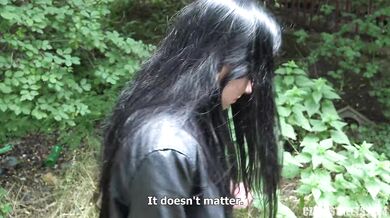 Eveline Dellai fucks stranger for quick cash