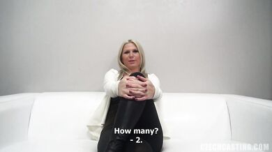 20 year old amateur Vanda fucks anal at casting